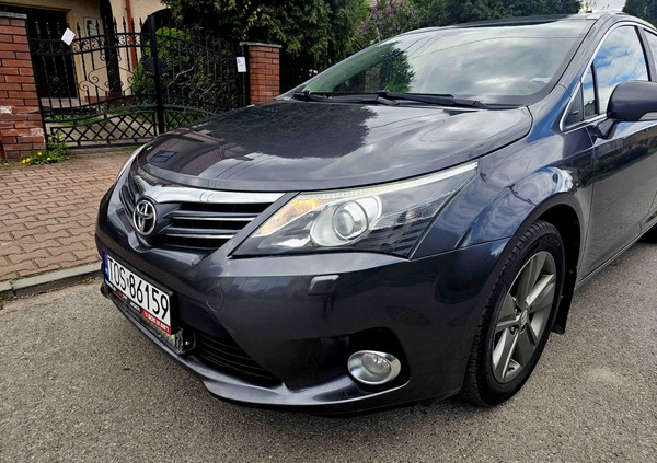 Toyota Avensis cena 46999 przebieg: 228000, rok produkcji 2014 z Ozimek małe 352